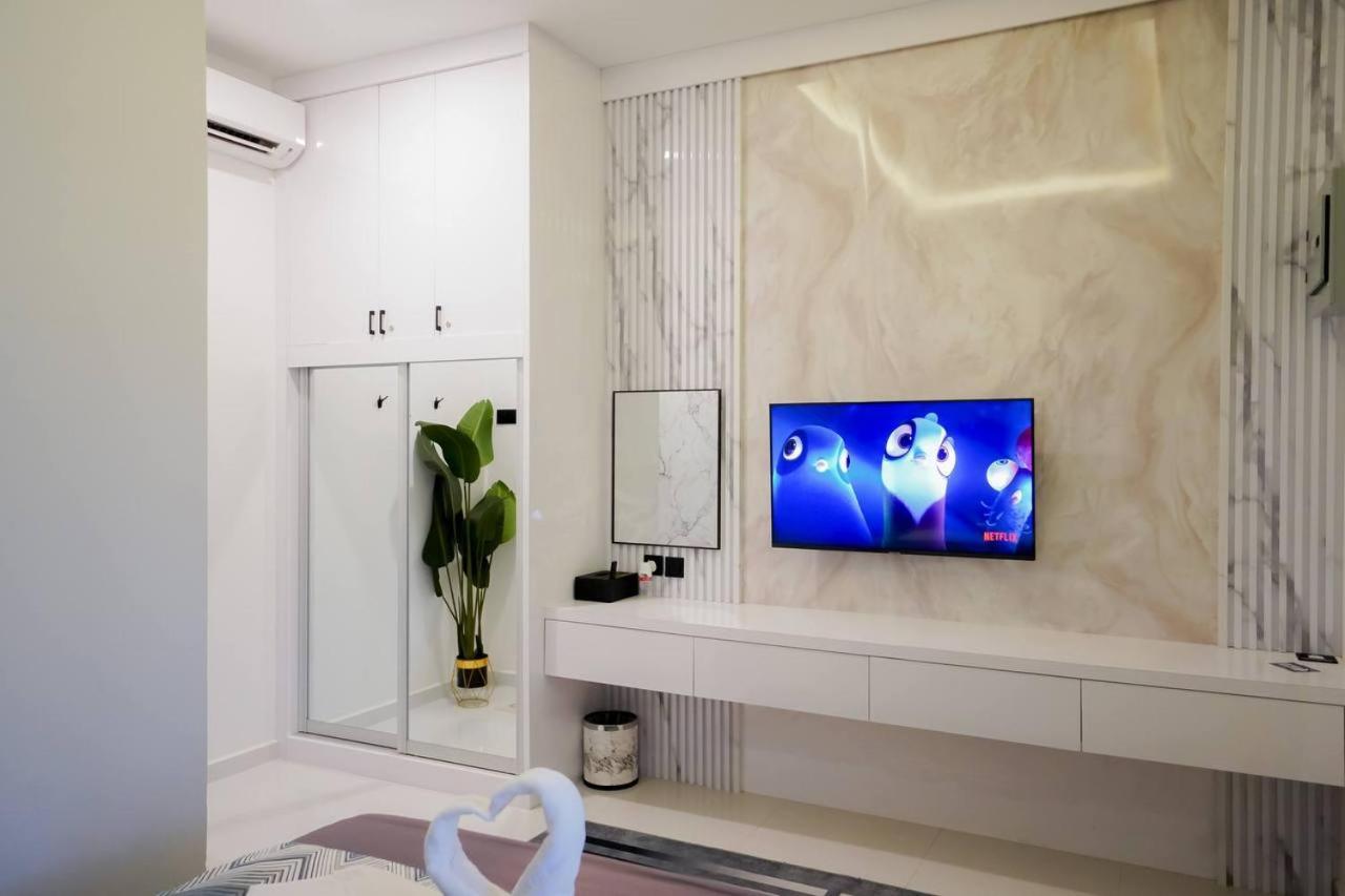 Auranad Tinyhouse Bandar Tanah Merah Wifi Netflix Zewnętrze zdjęcie