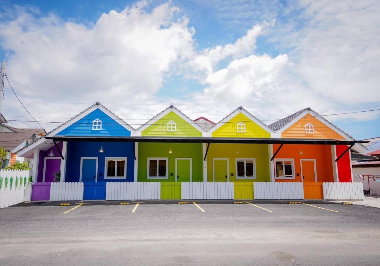 Auranad Tinyhouse Bandar Tanah Merah Wifi Netflix Zewnętrze zdjęcie