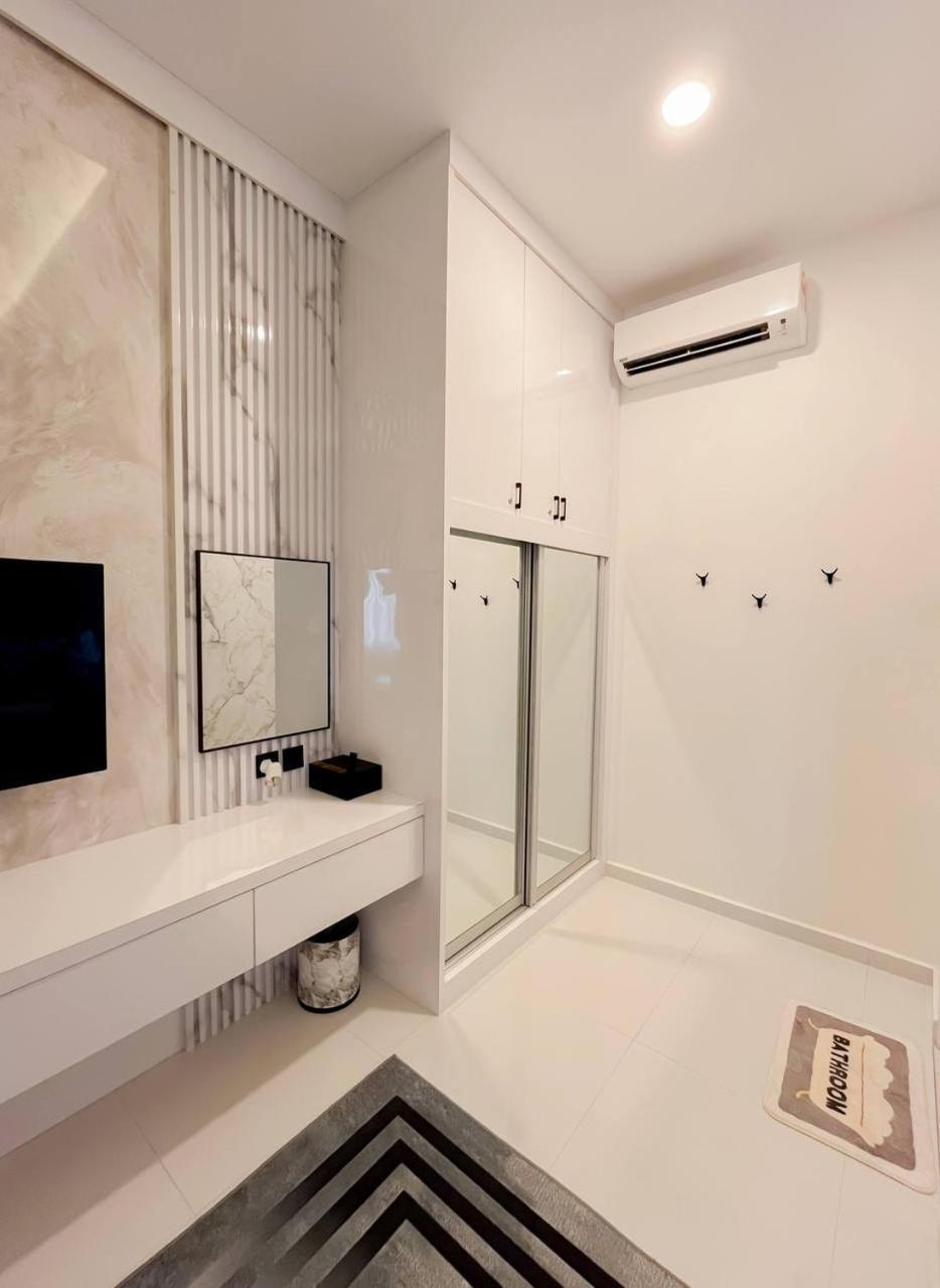 Auranad Tinyhouse Bandar Tanah Merah Wifi Netflix Zewnętrze zdjęcie