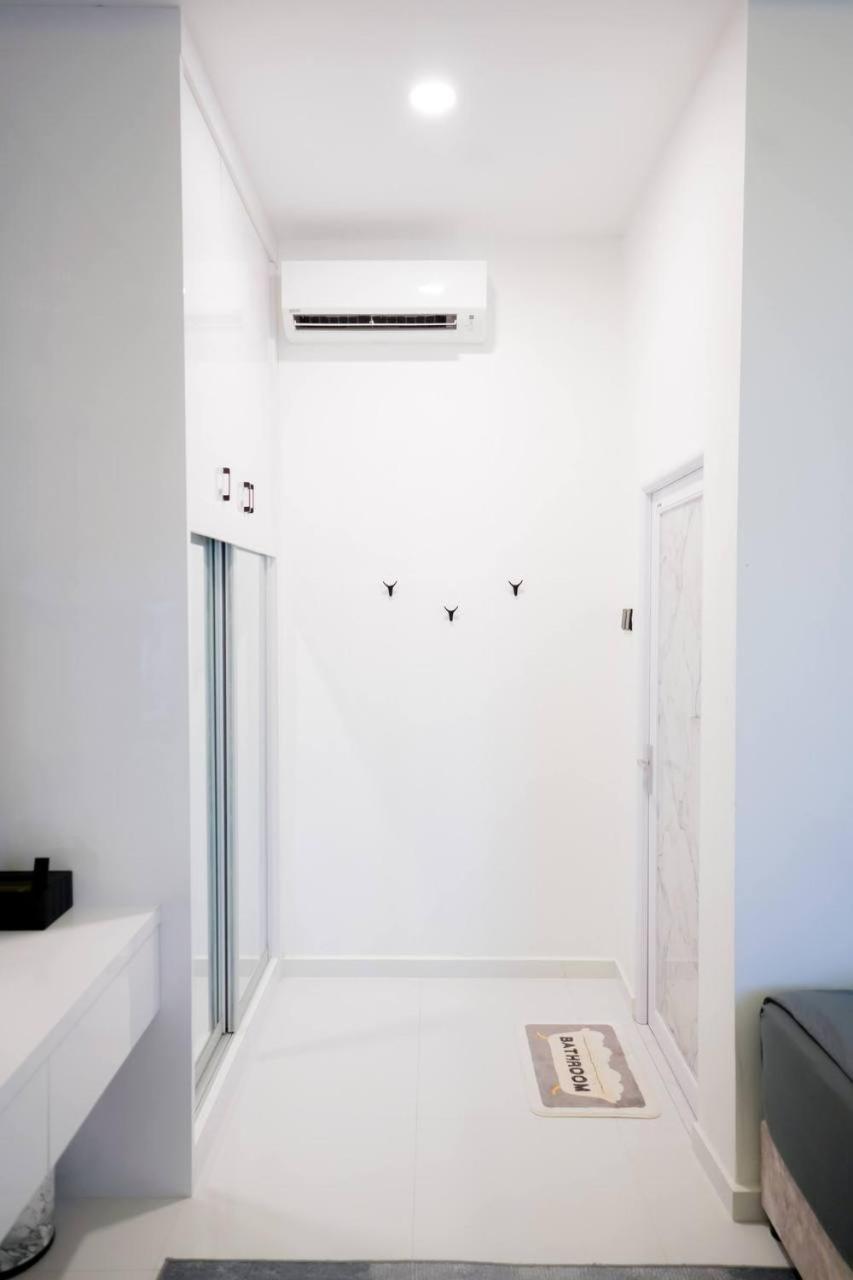 Auranad Tinyhouse Bandar Tanah Merah Wifi Netflix Zewnętrze zdjęcie