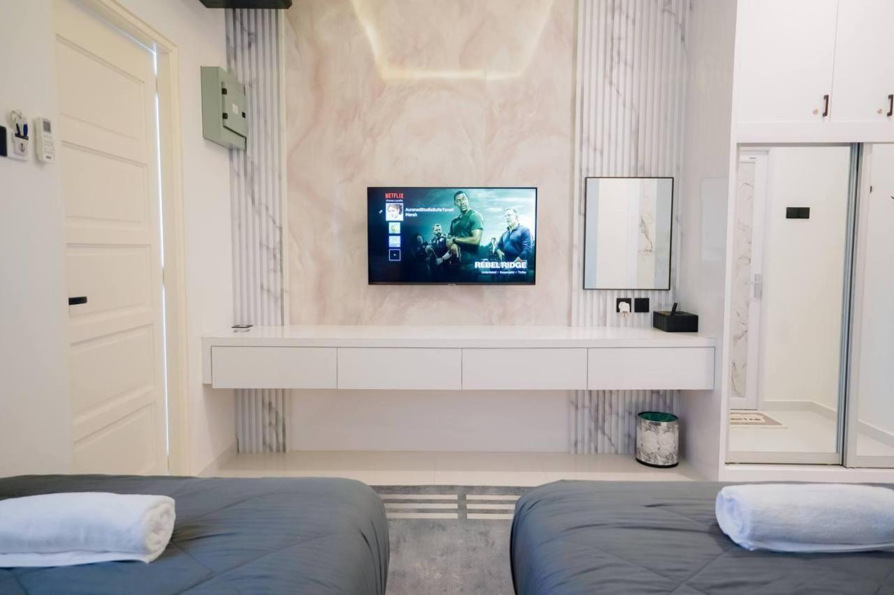 Auranad Tinyhouse Bandar Tanah Merah Wifi Netflix Zewnętrze zdjęcie